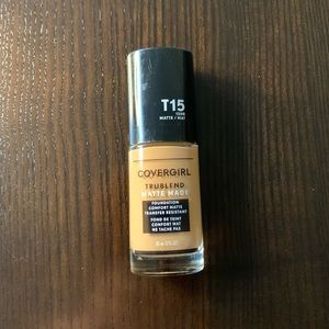 CoverGirl  TrueBlend Matte MadeT15 Golden Honey Liquid Foundation 30ml (1oz)